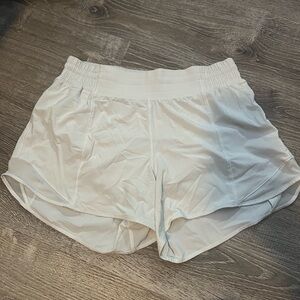 lululemon 4” hotty hots